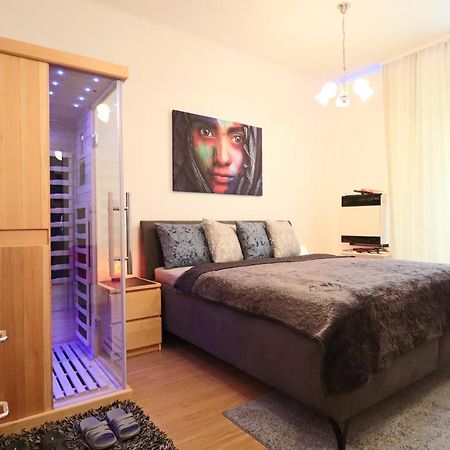 Apartment Relax Strasnice: With Private Infra-Sauna ! Praga Exterior foto