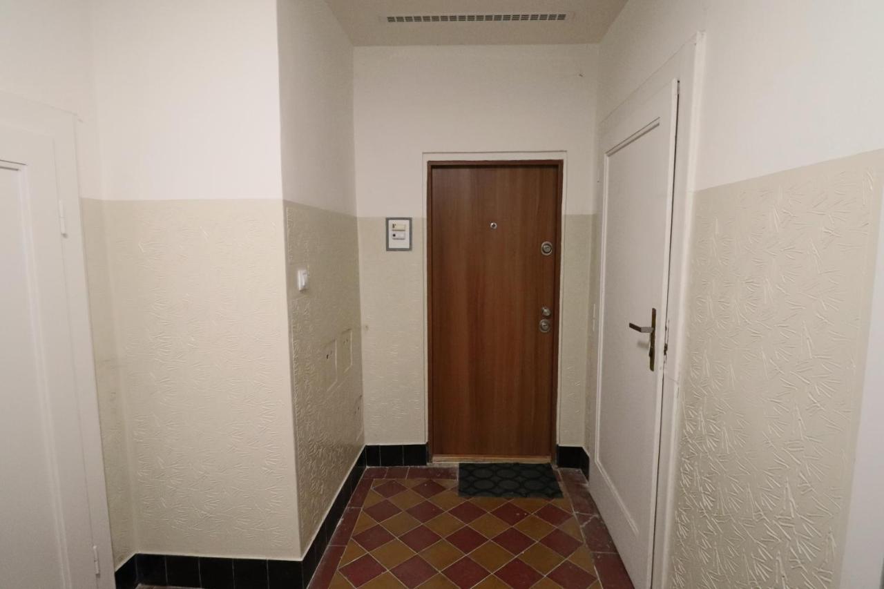 Apartment Relax Strasnice: With Private Infra-Sauna ! Praga Exterior foto